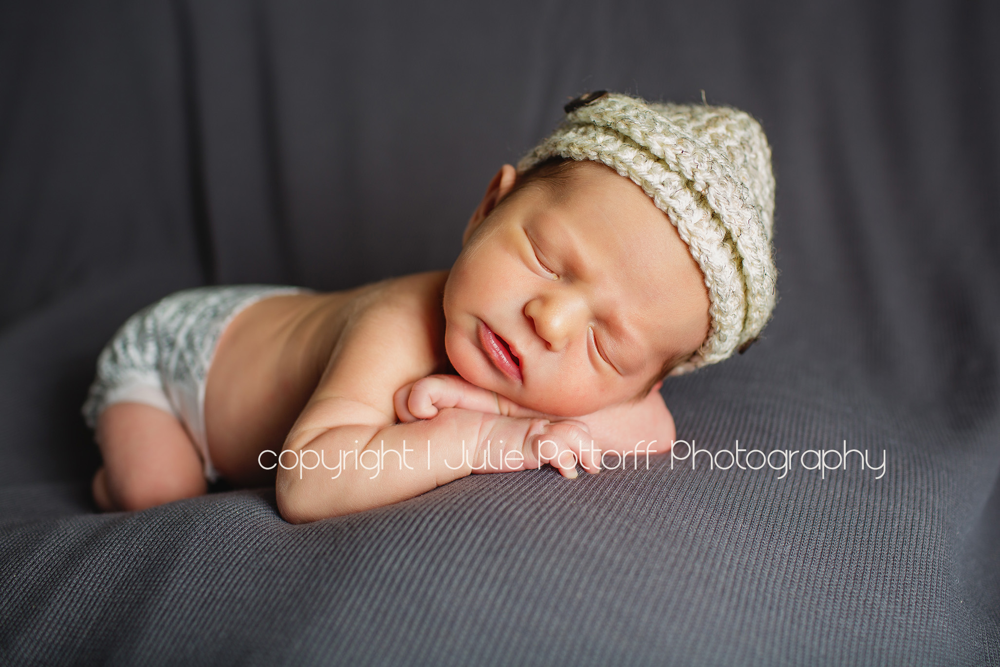 newborn photographer flora il