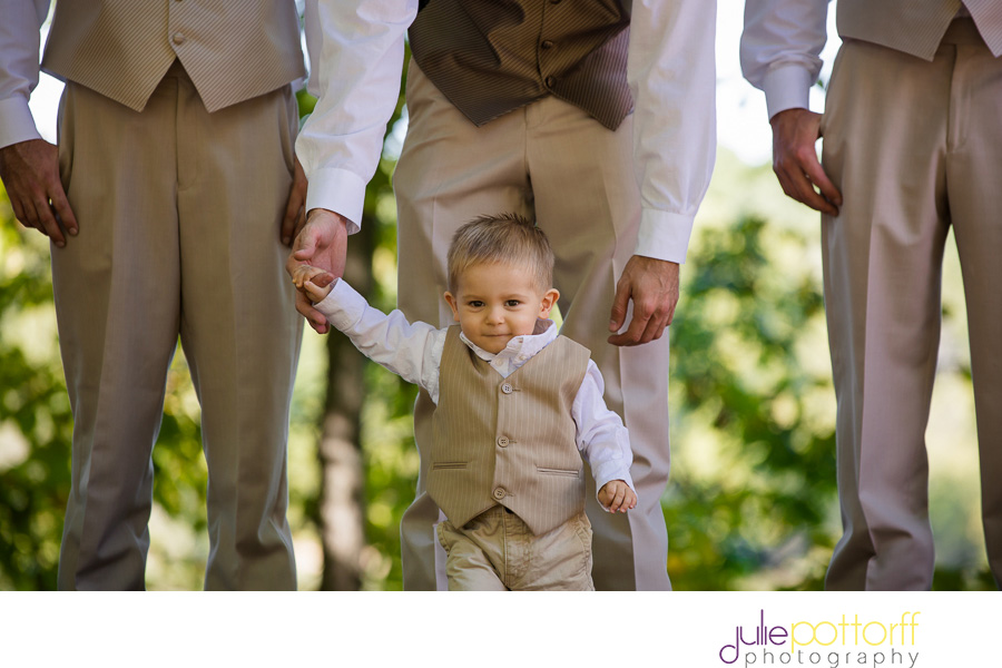 groomsmen photos