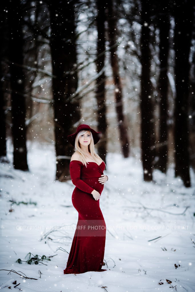 julie pottorff snow maternity photography southern il photographer sew trendy gown